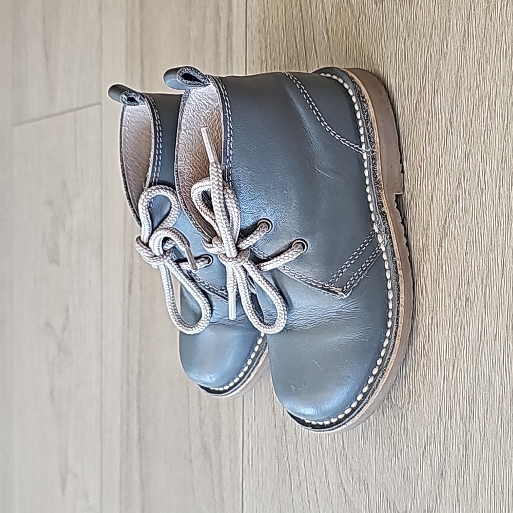 La Coqueta Kids - Gray Leather Kids Desert Boots